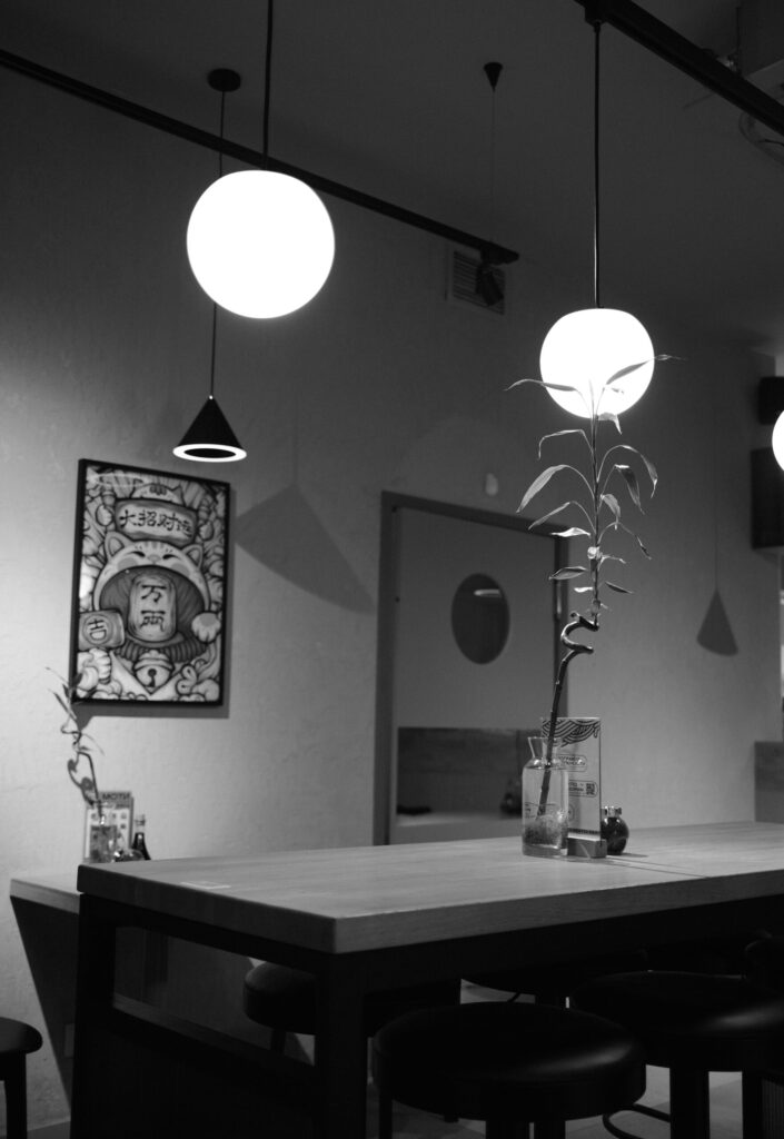 Pedant lights that are just the right height.