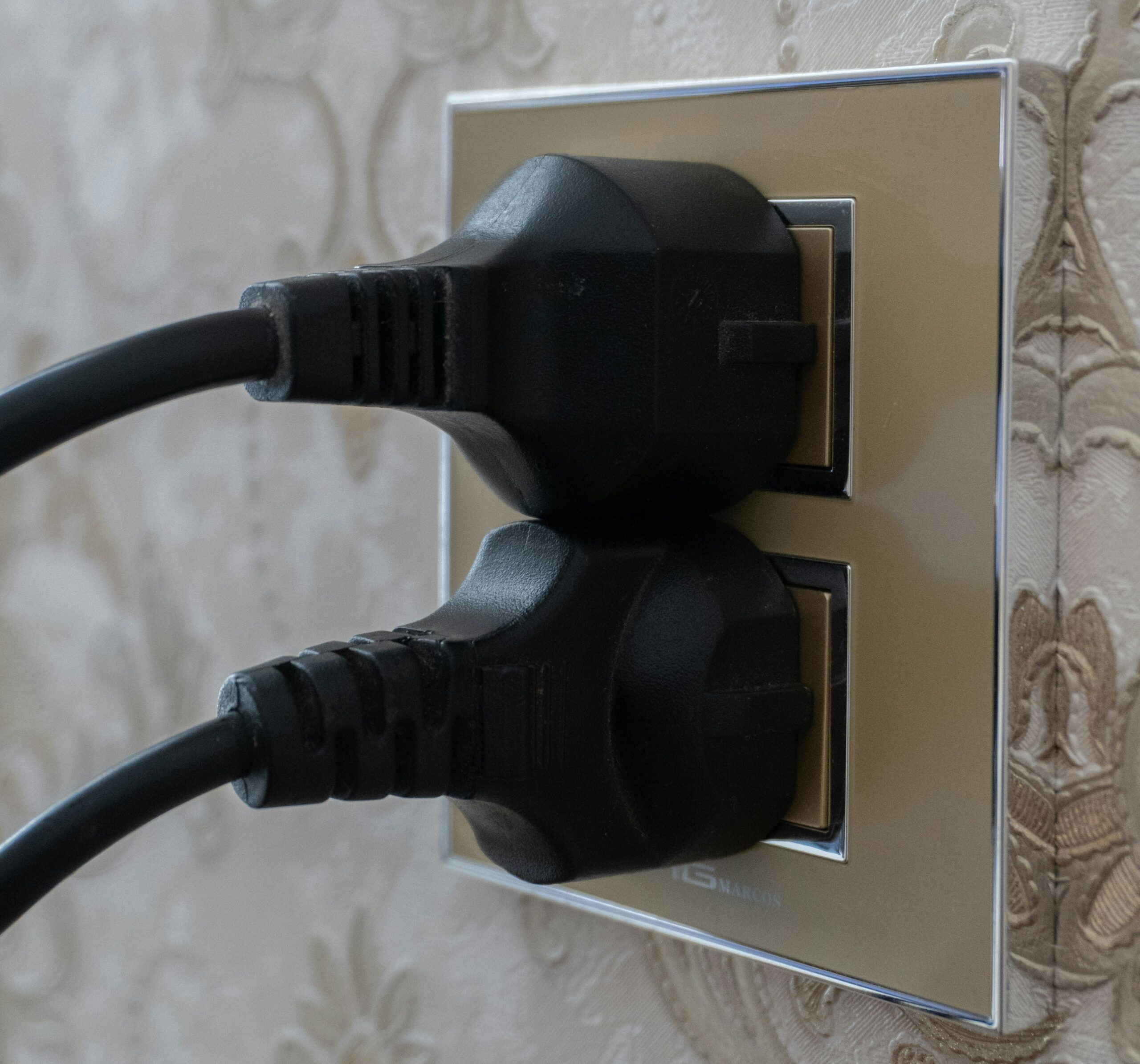 Smart plug